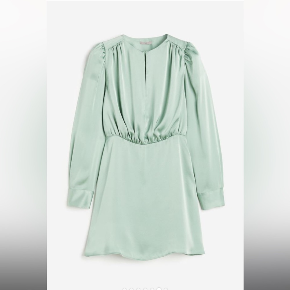 H&M Gathered Satin Dress. Brand New with Tags. Excellent condition (Size Large)